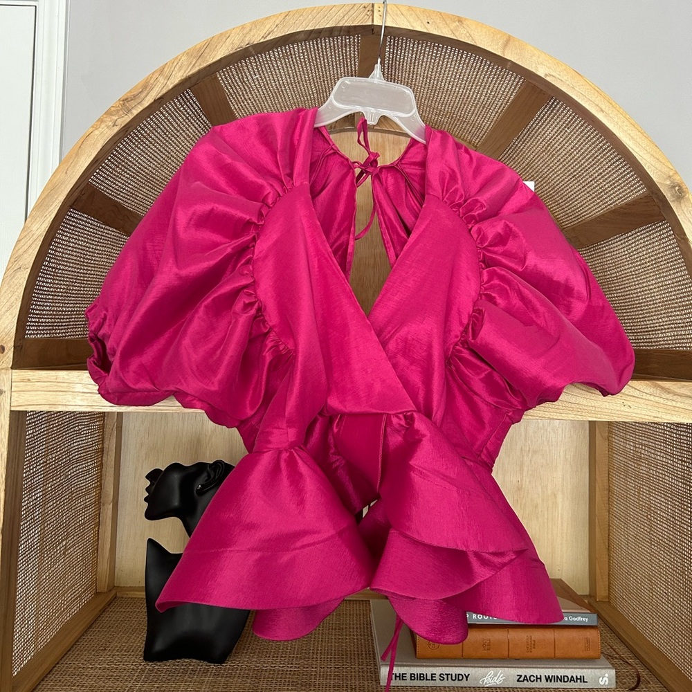 By Efrain Mogollon Top Fuscia New !